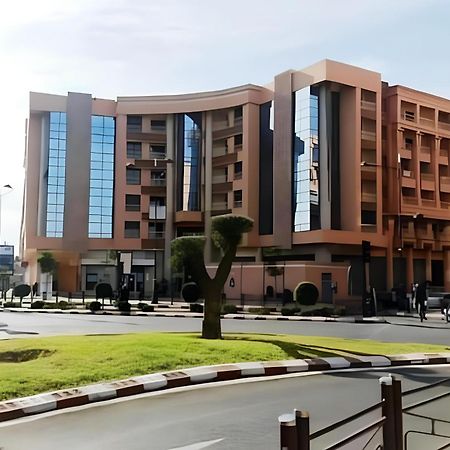 C-Appartement De Luxe Plein Centre De Gueliz Avec Piscine Parking Wifi Netflix Marrakesh Exteriör bild