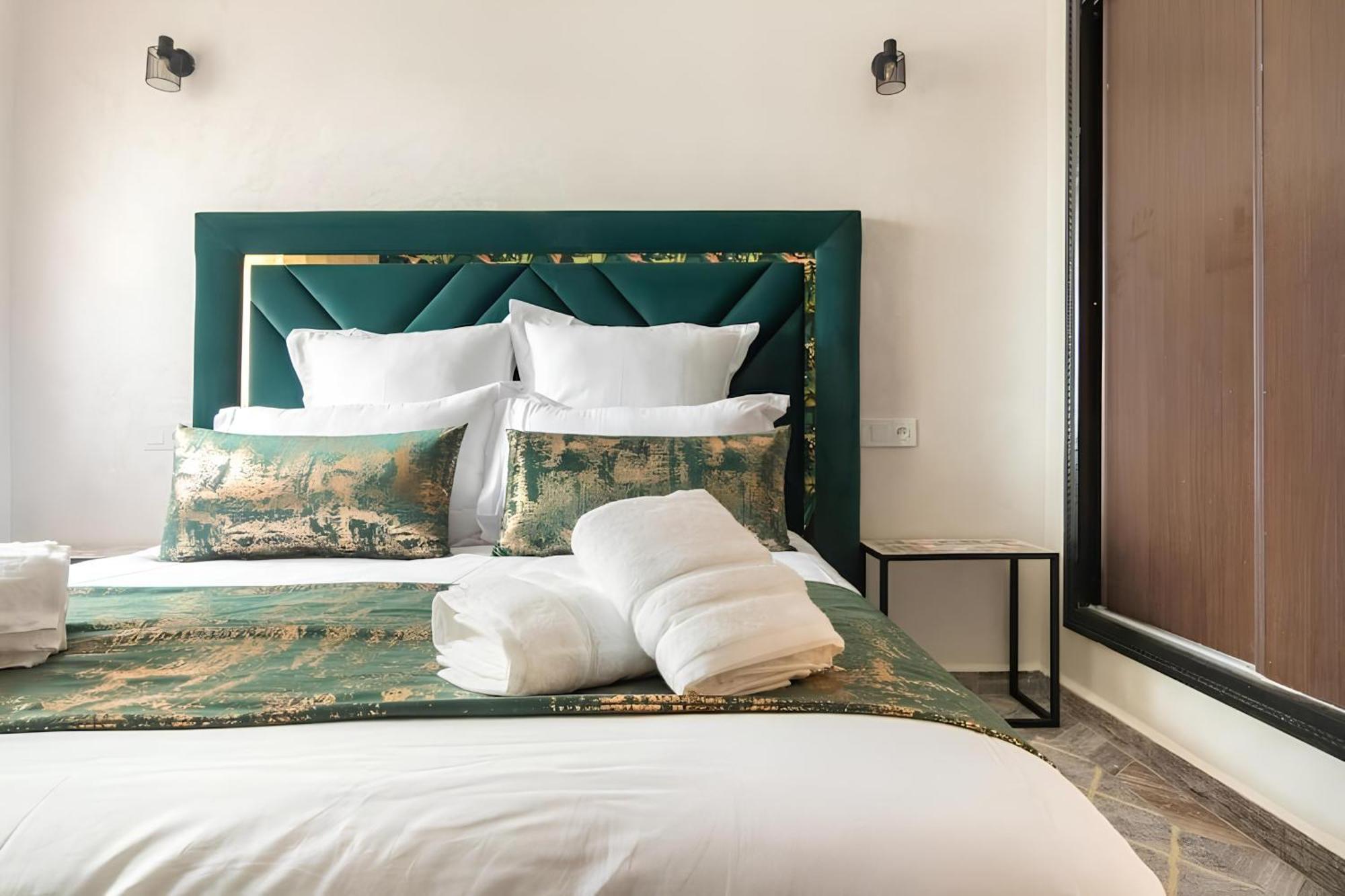 C-Appartement De Luxe Plein Centre De Gueliz Avec Piscine Parking Wifi Netflix Marrakesh Exteriör bild