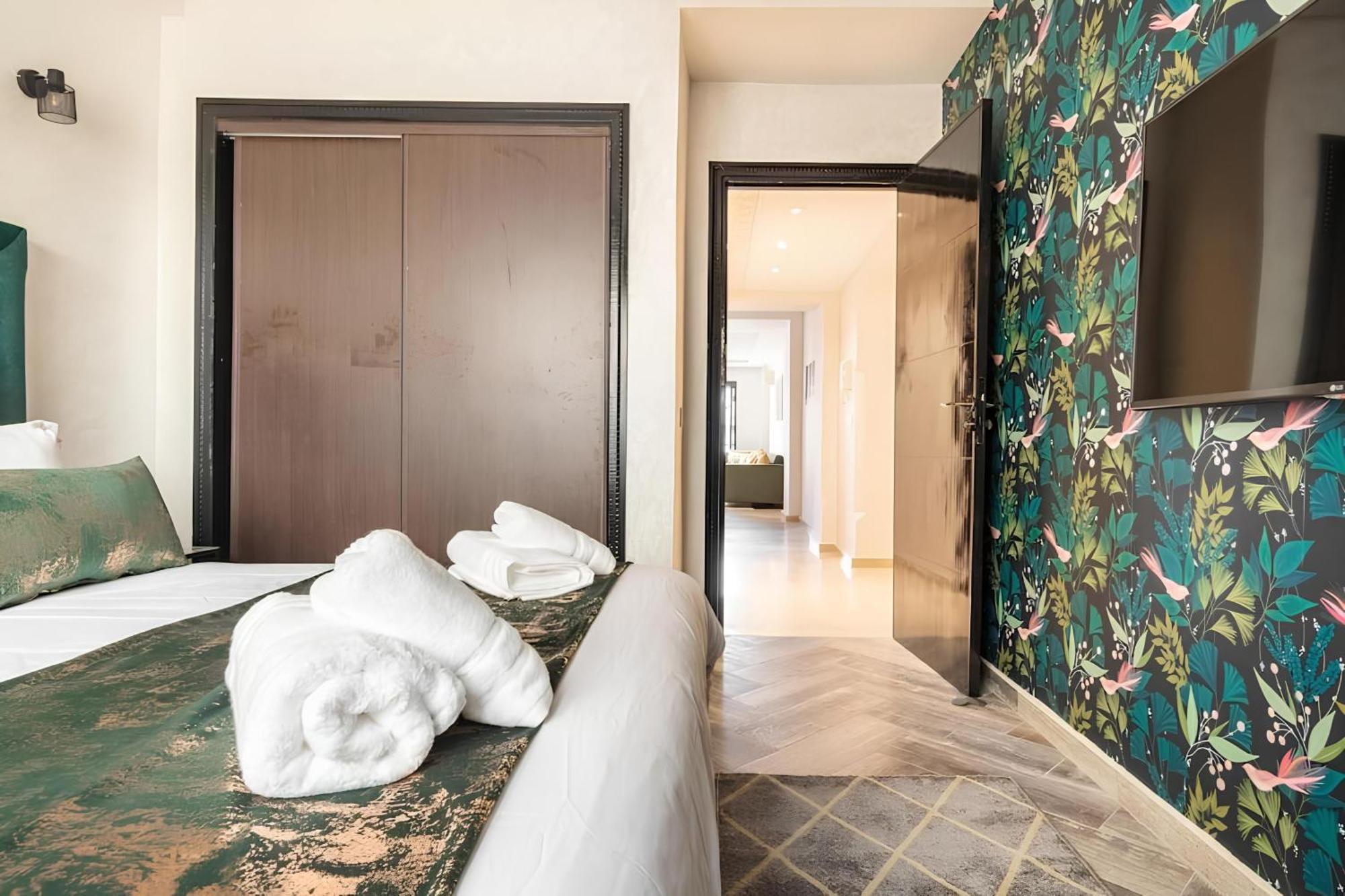 C-Appartement De Luxe Plein Centre De Gueliz Avec Piscine Parking Wifi Netflix Marrakesh Exteriör bild