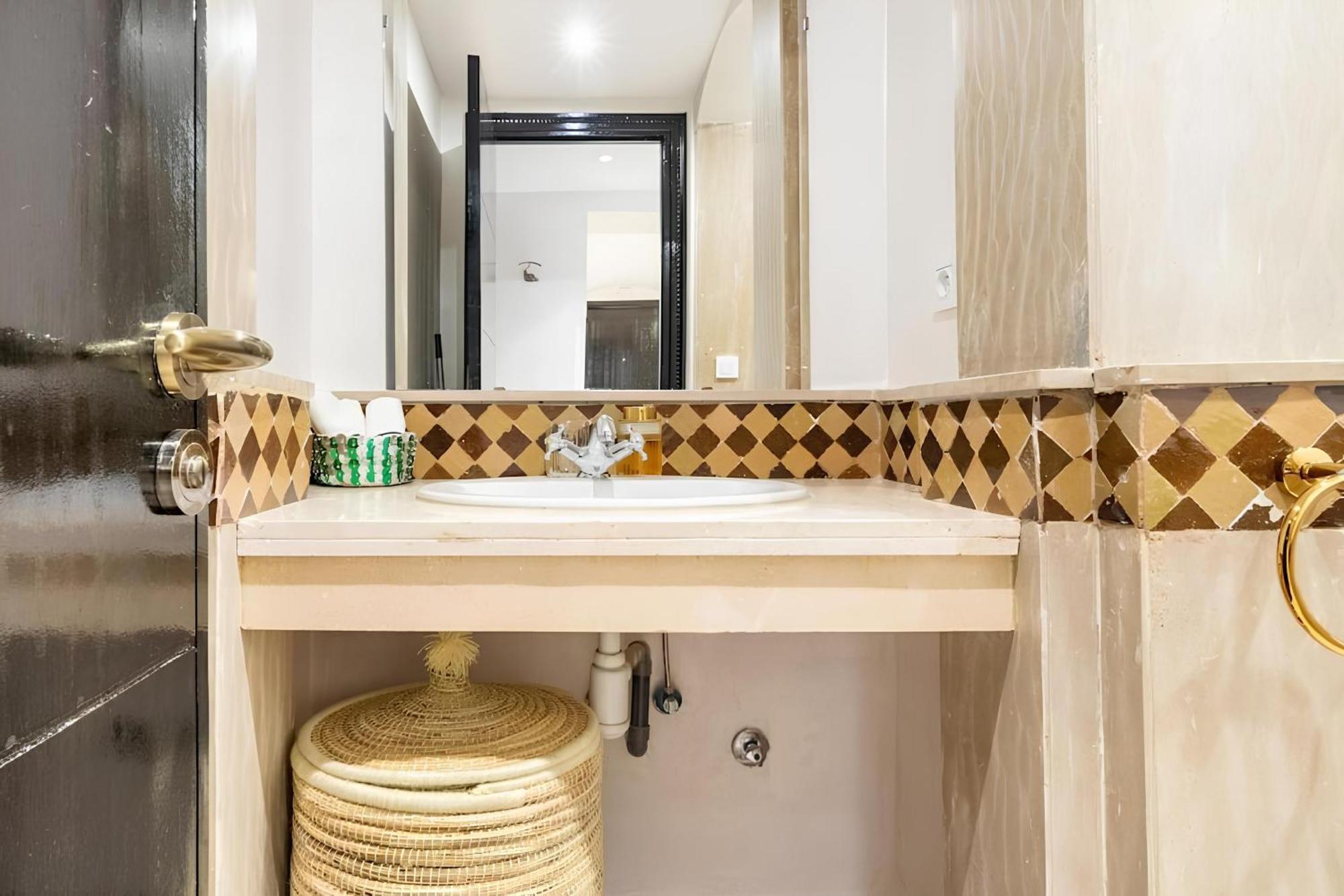 C-Appartement De Luxe Plein Centre De Gueliz Avec Piscine Parking Wifi Netflix Marrakesh Exteriör bild