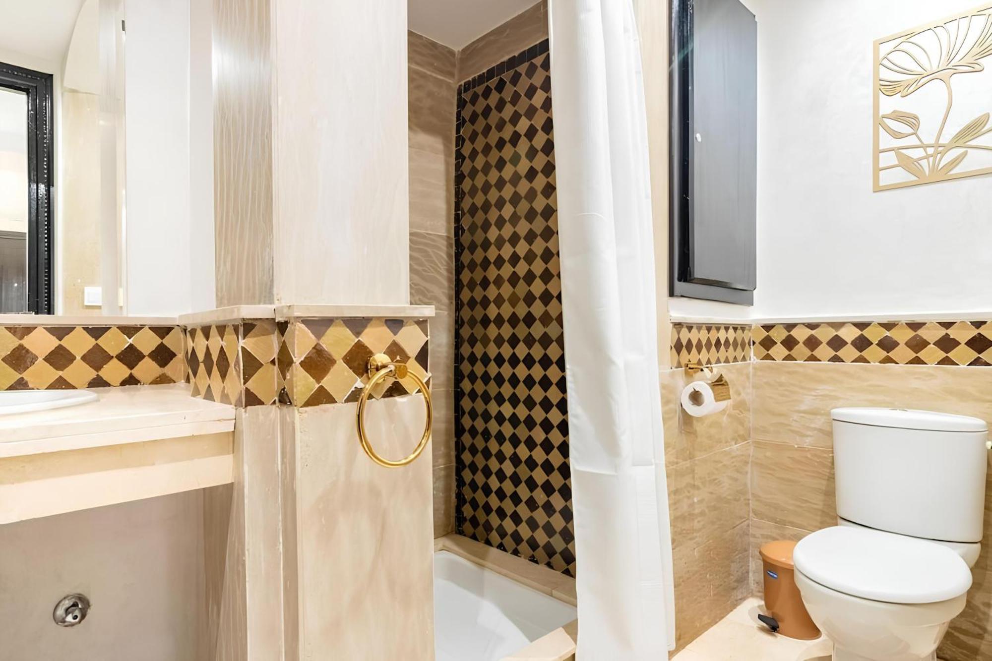 C-Appartement De Luxe Plein Centre De Gueliz Avec Piscine Parking Wifi Netflix Marrakesh Exteriör bild